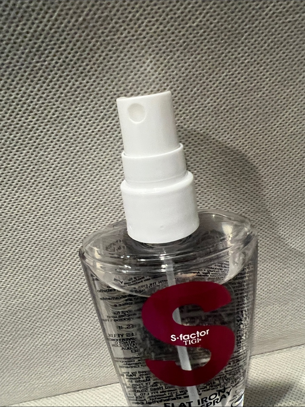 TIGI S-Factor Heat Defender Flat Iron Shine Spray-Full - Picture 3 of 3